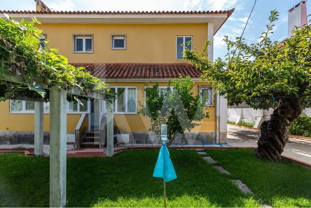 Townhouse in Linda-a-Velha, Lisbon, Portugal 3 - 14502508