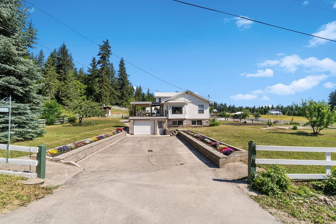 Substantially Reno Hobby Farm In Salmon Arm, British Columbia, Canada