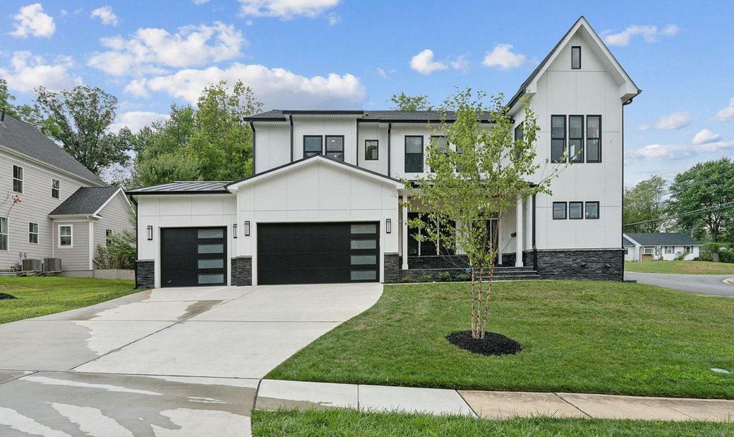 Upgraded Modern Farmhouse With In Pimmit Hills, Virginia, United States