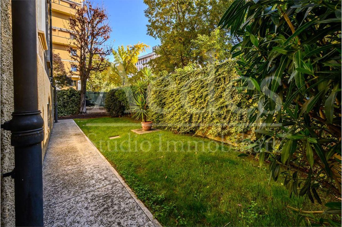 Villa in Historic Center, Modena, Emilia-Romagna 3 - 14505309