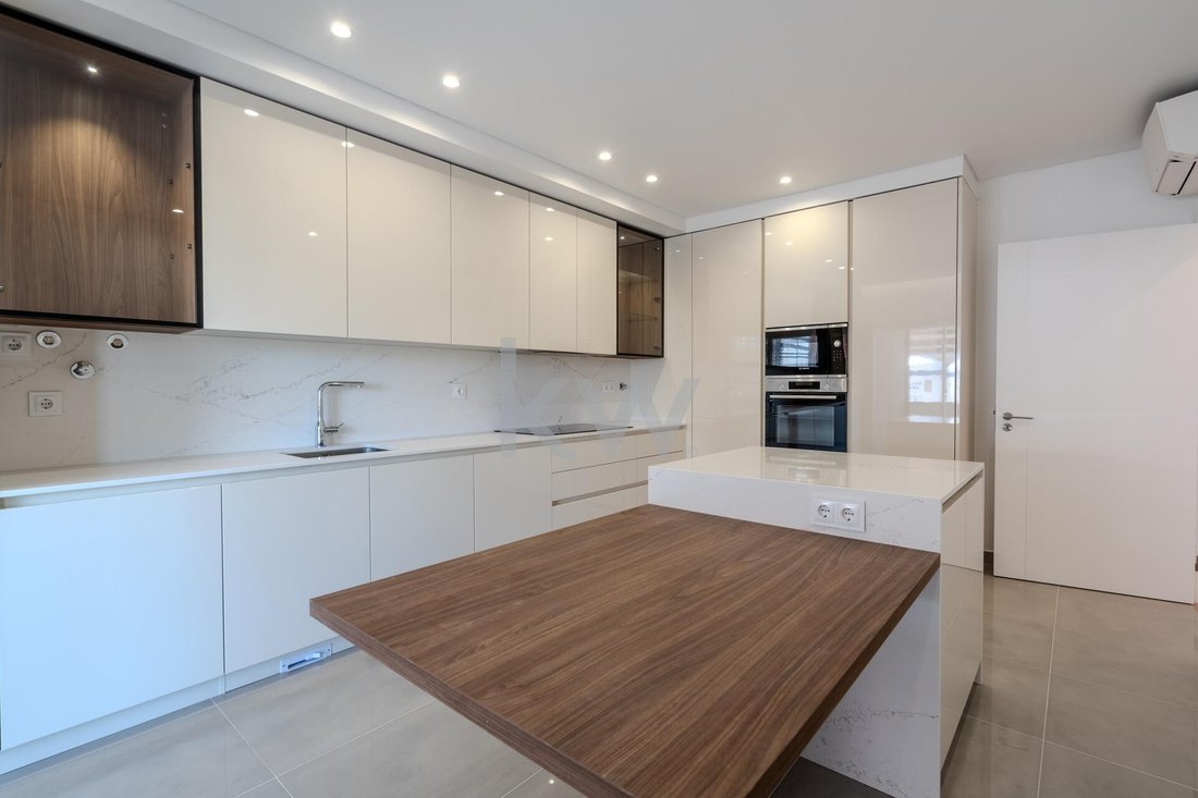 Apartment in Carnaxide e Queijas, Lisbon, Portugal 4 - 14502617