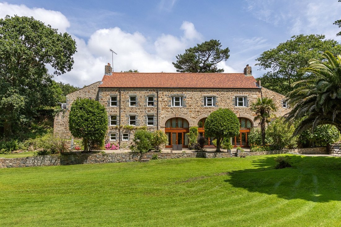 House in Guernsey, Guernsey 1 - 14503504