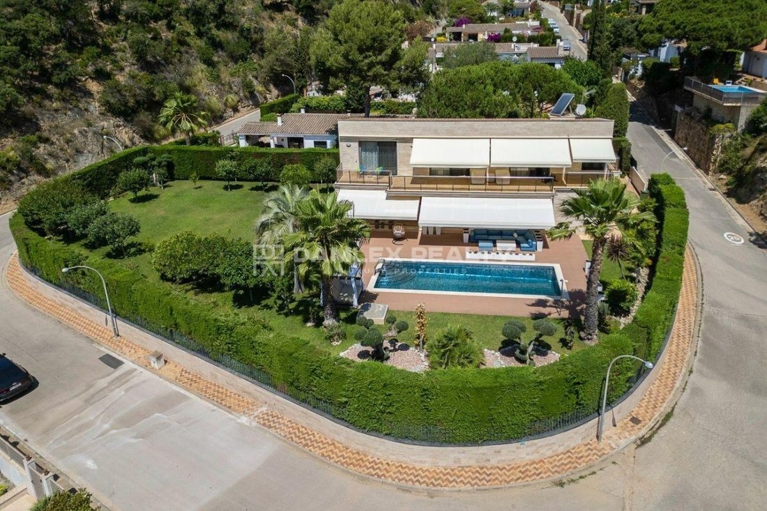 Spectacular Villa In Santa Maria De Llorell, Tossa De Mar In Catalonia