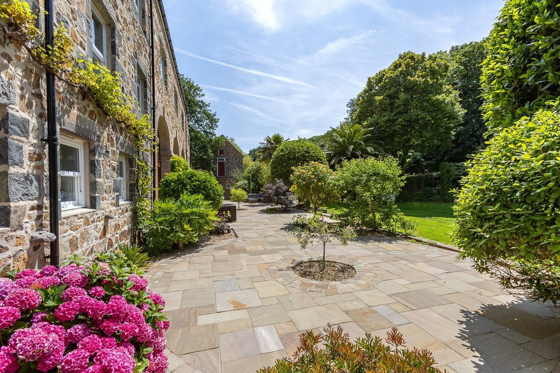 House in Guernsey, Guernsey 3 - 14503504