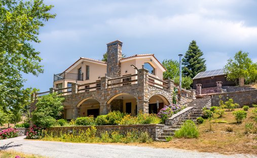 Villa à Seta Municipal Commune, Amarynthos, Grèce 1