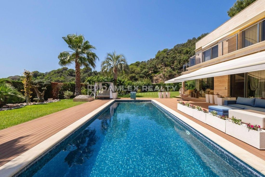Spectacular Villa In Santa Maria De Llorell, Tossa De Mar In Catalonia