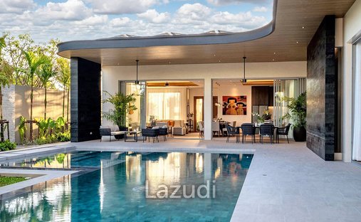 Villa in Thep Krasatti, Phuket, Thailand 1