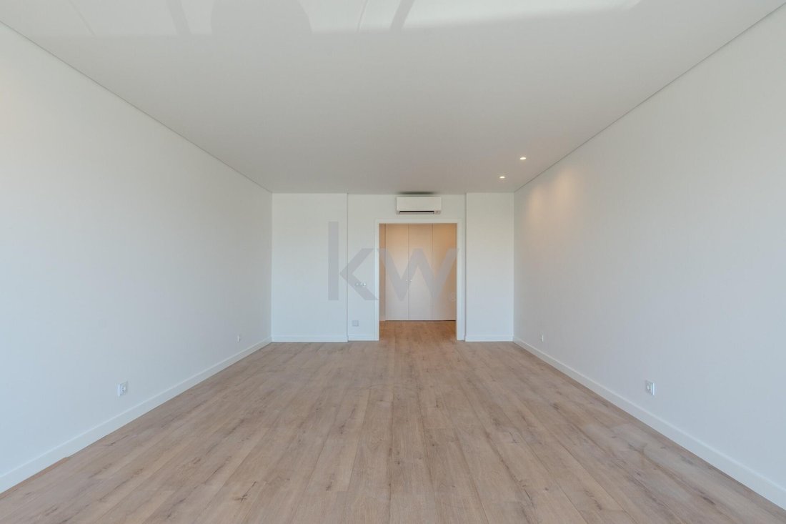 Apartment in Carnaxide e Queijas, Lisbon, Portugal 3 - 14502617