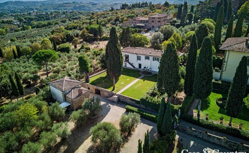 House in Two Roads - San Gaggio, Florence, Italy 1