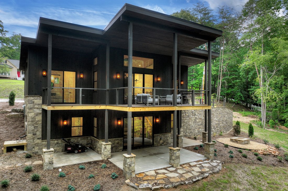 Contemporary New Construction Retreat In Blue Ridge, Georgia, United ...