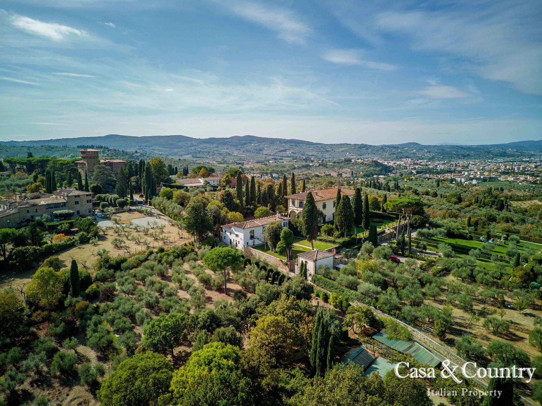 House in Two Roads - San Gaggio, Florence, Italy 2 - 13883732