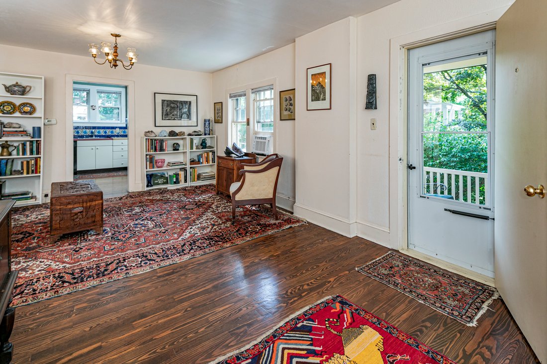 Cute Condo With Sweet Garden In Heart In Princeton, New Jersey, United