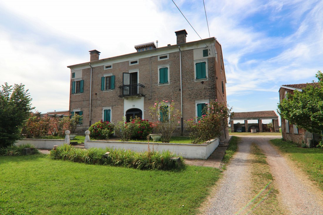 Country House in Gonzaga, Lombardy, Italy 4 - 14514202