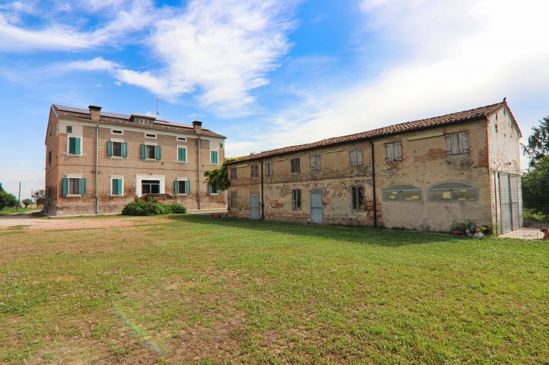 Country House in Gonzaga, Lombardy, Italy 2 - 14514202