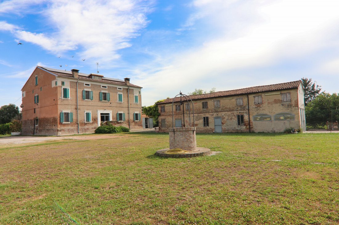 Country House in Gonzaga, Lombardy, Italy 1 - 14514202