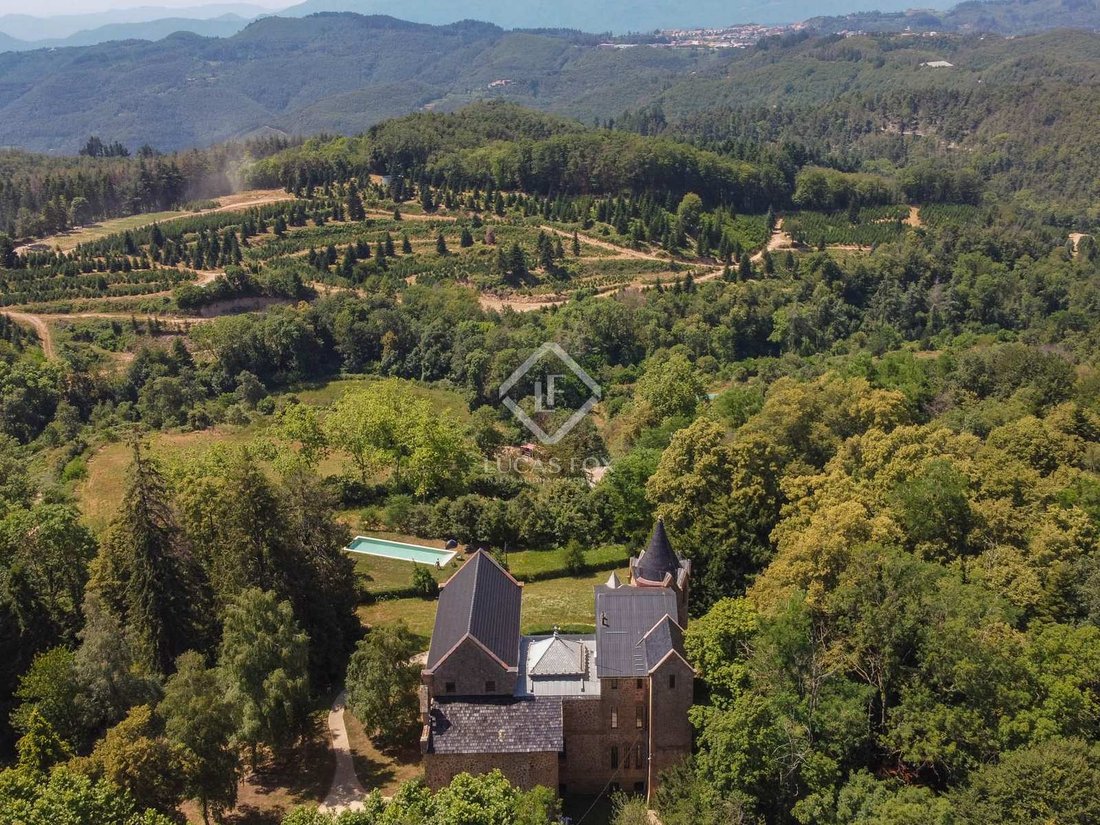 Whispers of Catalonia: A 1894 Castle Crowned in Time’s Grace - 5