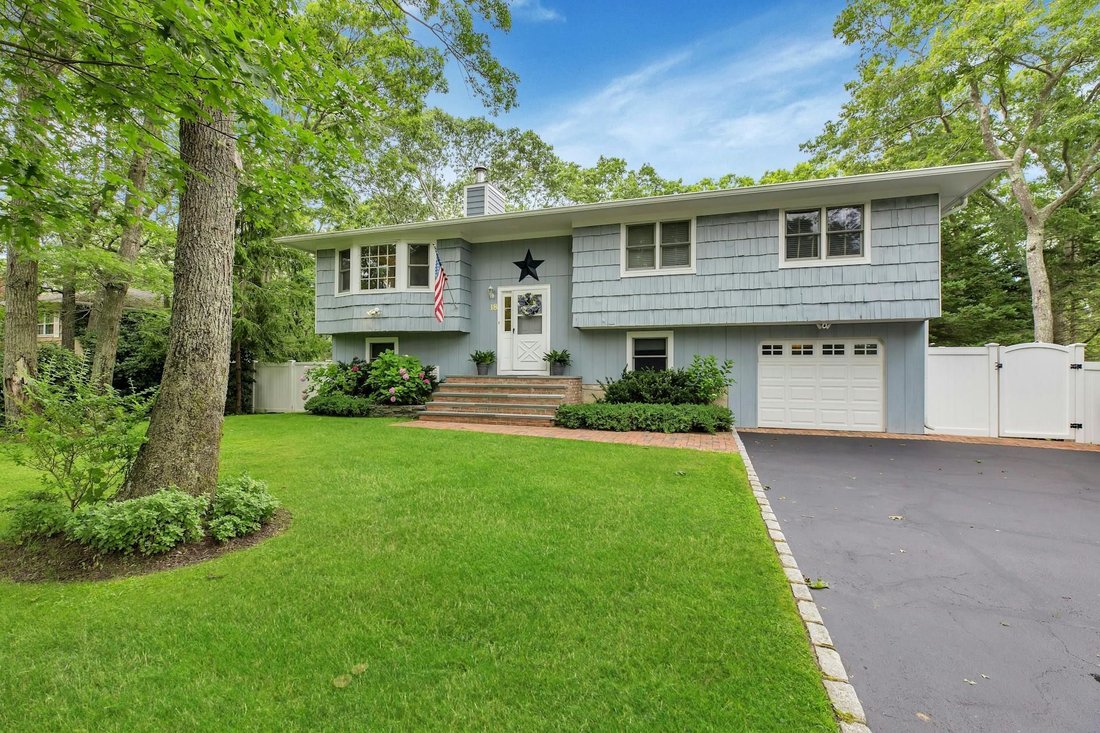 House Hampton Bays In Hampton Bays, New York, United States For Sale ...