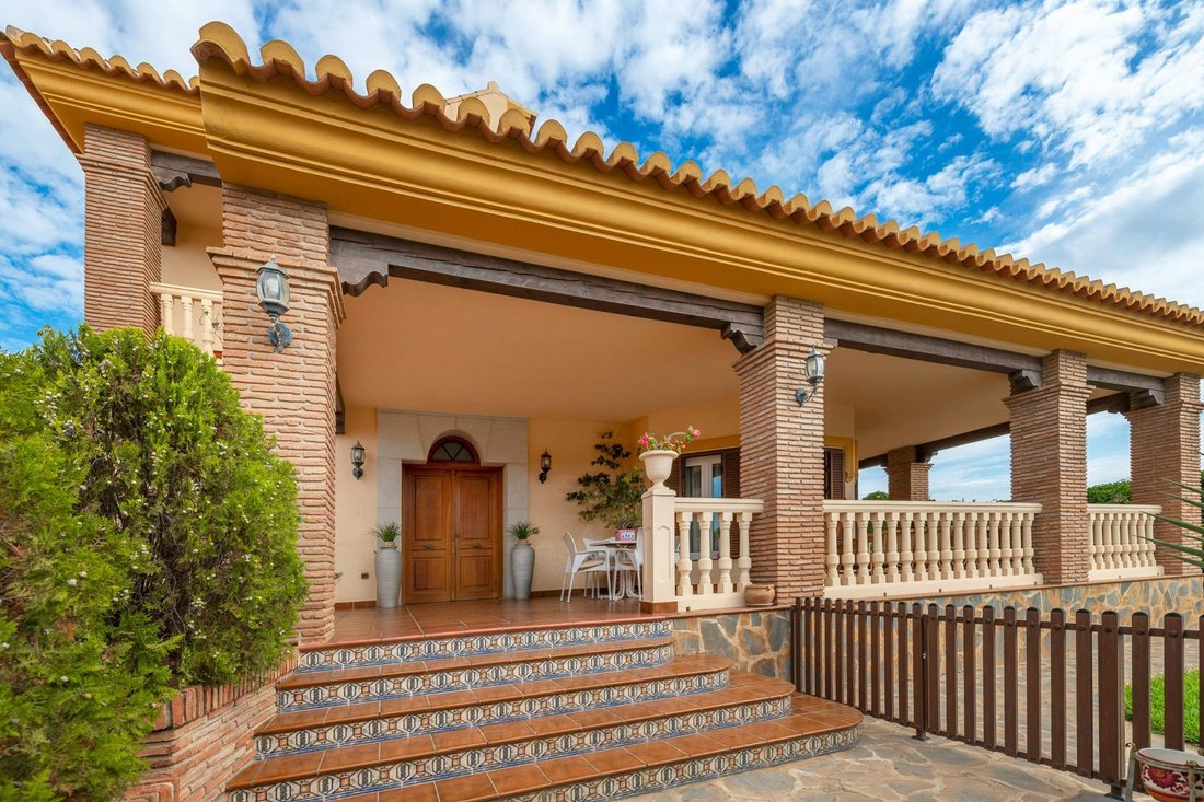 Villa in Rincon de la Victoria, Andalusia, Spain 4 - 13439547