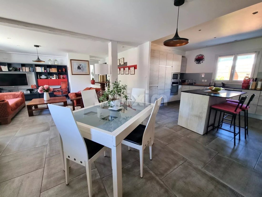 House in Saint-Pierre-d'Irube, Nouvelle-Aquitaine, France 2 - 14406393
