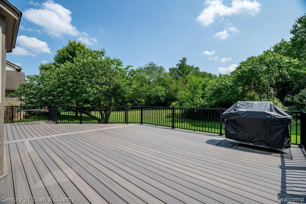 Dunbarton Pines In Novi, Michigan, United States For Sale (14514641)