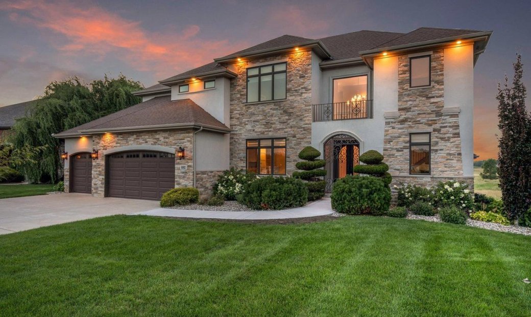 Luxury Living In Doubletree Lake Estates In Crown Point, Indiana