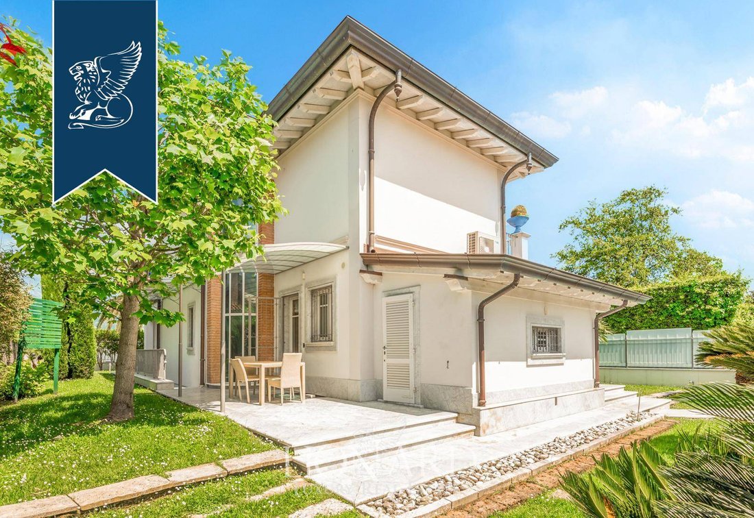 Villa in Vittoria Apuana, Forte dei Marmi, Tuscany 5 - 14519633