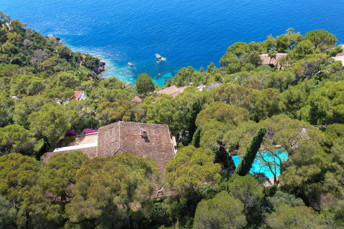 House in Saint-Jean-Cap-Ferrat, Provence-Alpes-Côte d'Azur, France 1 - 14522482