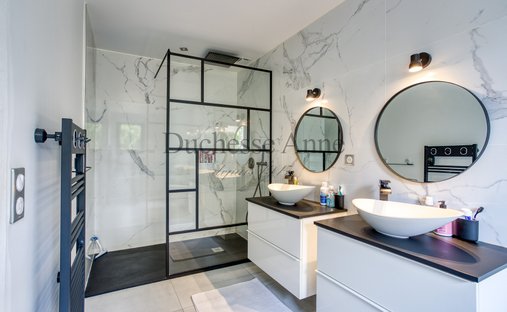 Castle for Sale in Vicq, Auvergne-Rhône-Alpes, France