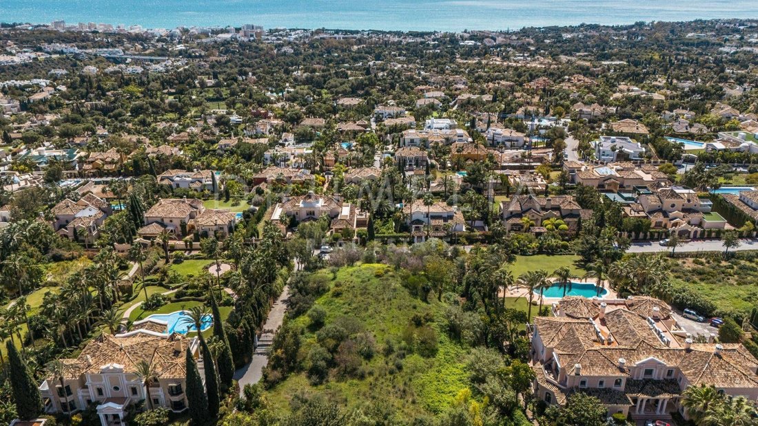 Terrain à Sierra Blanca, Marbella, Espagne 1 - 14524104