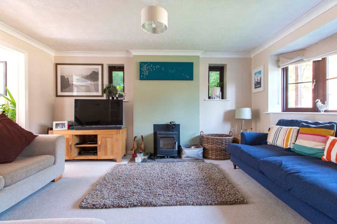 House Uckfield In Uckfield, England, United Kingdom For Sale (14432141)