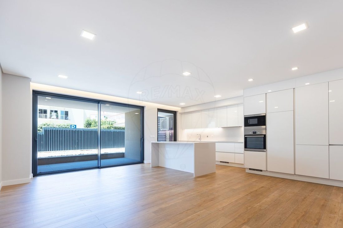 Apartment in Parede, Lisbon, Portugal 1 - 14523620