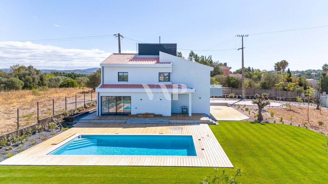 Villa in Quarteira, Algarve, Portugal 1 - 14521422
