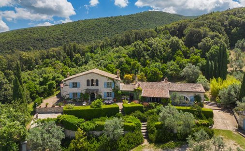 Luxury lake view homes for sale in Baschi, Umbria, Italy | JamesEdition