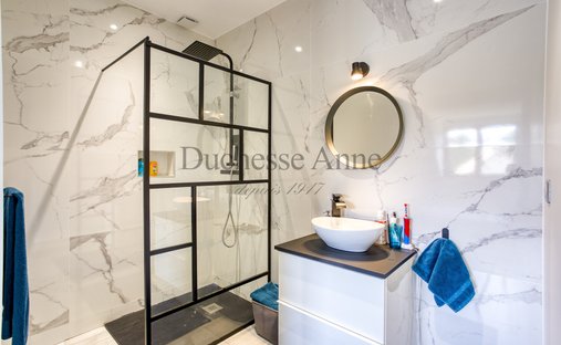 Castle for Sale in Vicq, Auvergne-Rhône-Alpes, France