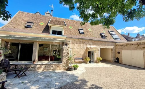 House in Centre Ville, Beaune, France 1