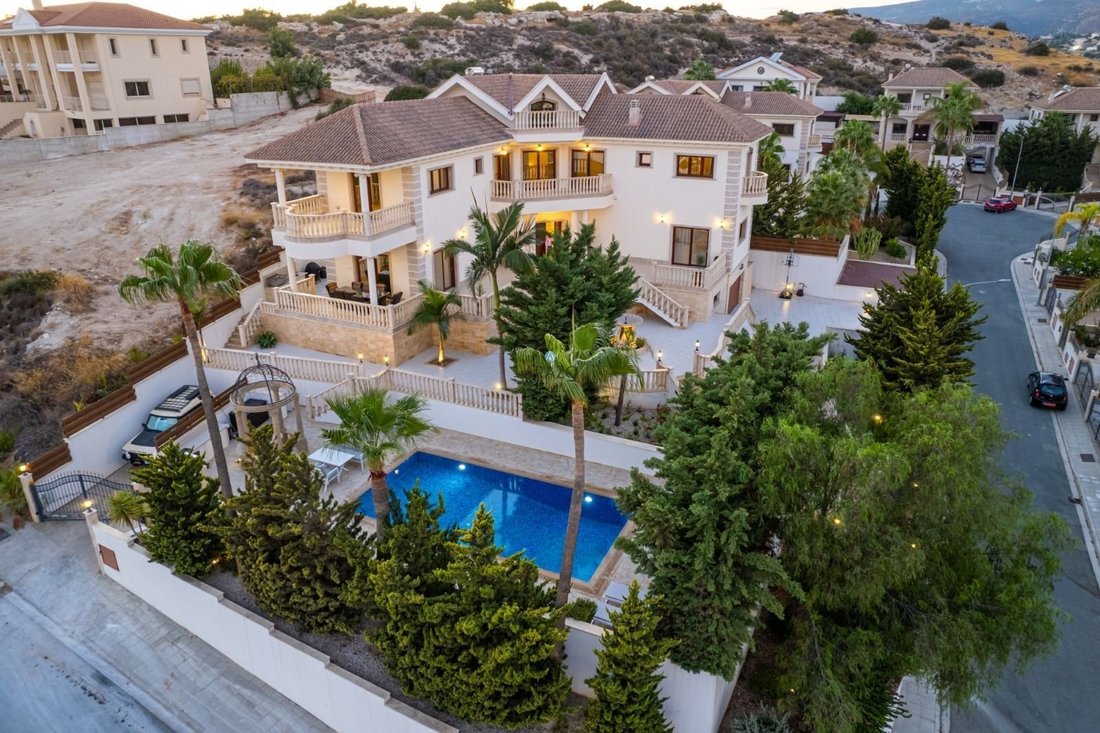 Villa in Mouttagiaka, Limassol, Cyprus 2 - 14526750