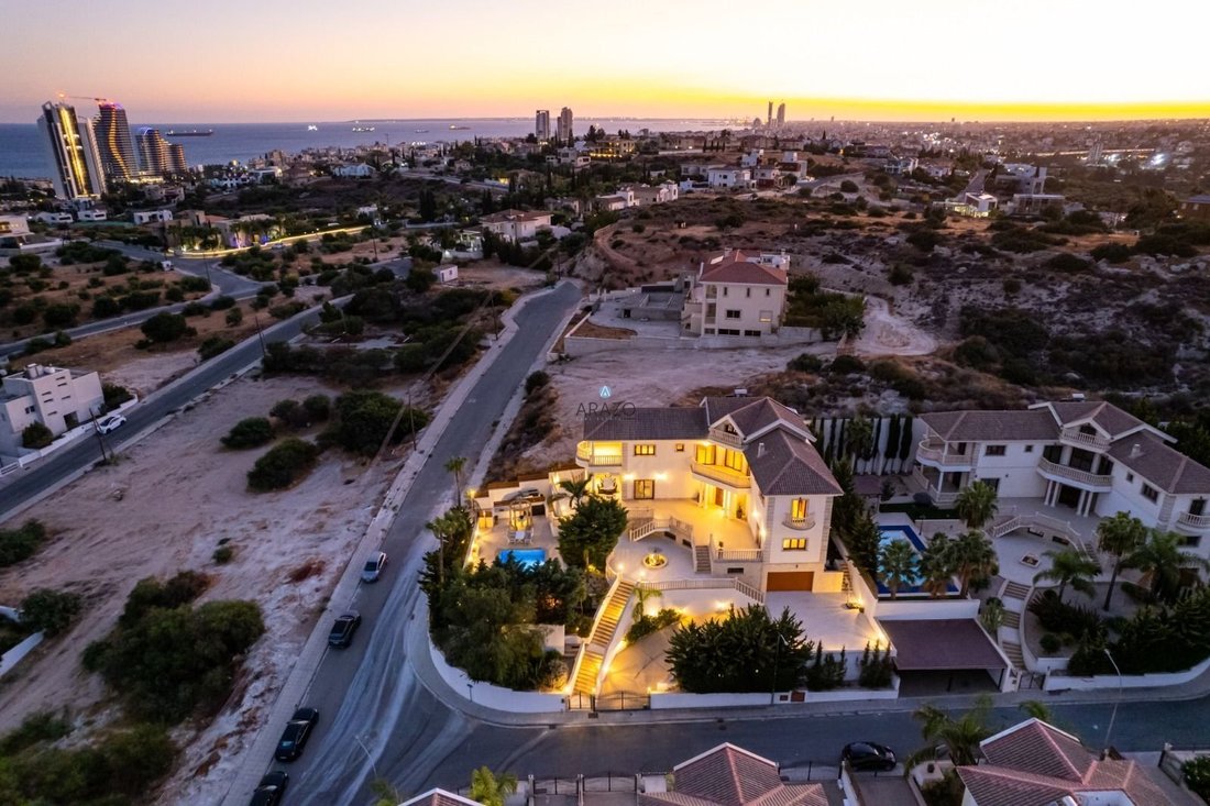 Villa in Mouttagiaka, Limassol, Cyprus 1 - 14526750