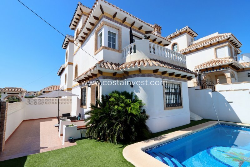 Villa in Torrevieja, Valencian Community, Spain 1 - 14526411