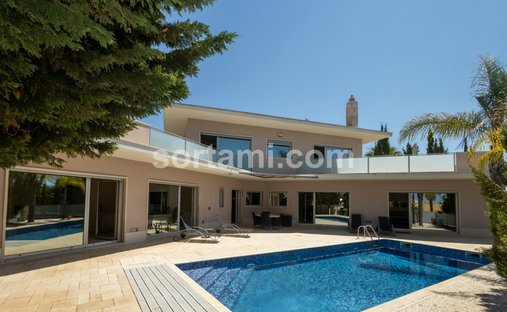 House in Olhos de Agua, Algarve, Portugal 1