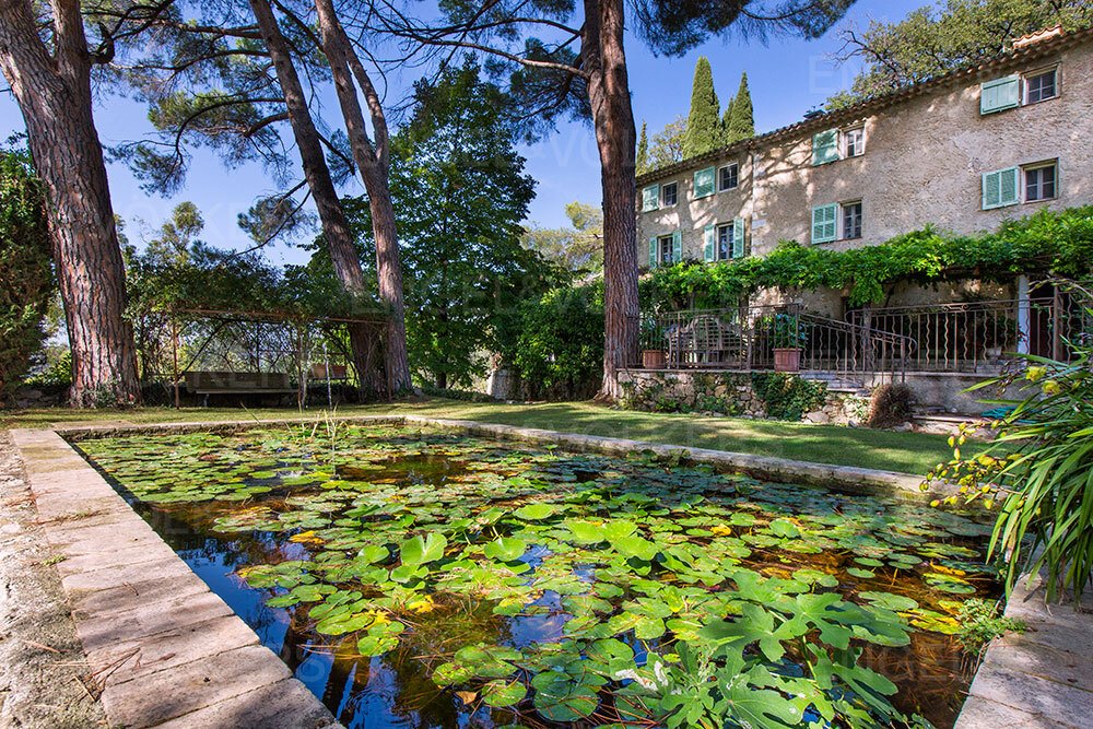 Grasse, Provence-Alpes-Côte d'Azur, France 1 - 13719480