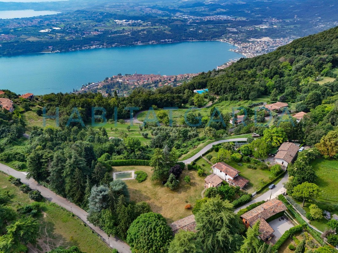 Villa in Salo, Lombardy, Italy 2 - 14359211