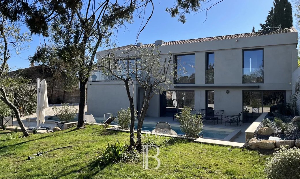 Nîmes Tour Magne 300 M2 On 1450 M2 Landscaped In Nîmes, France For Sale ...