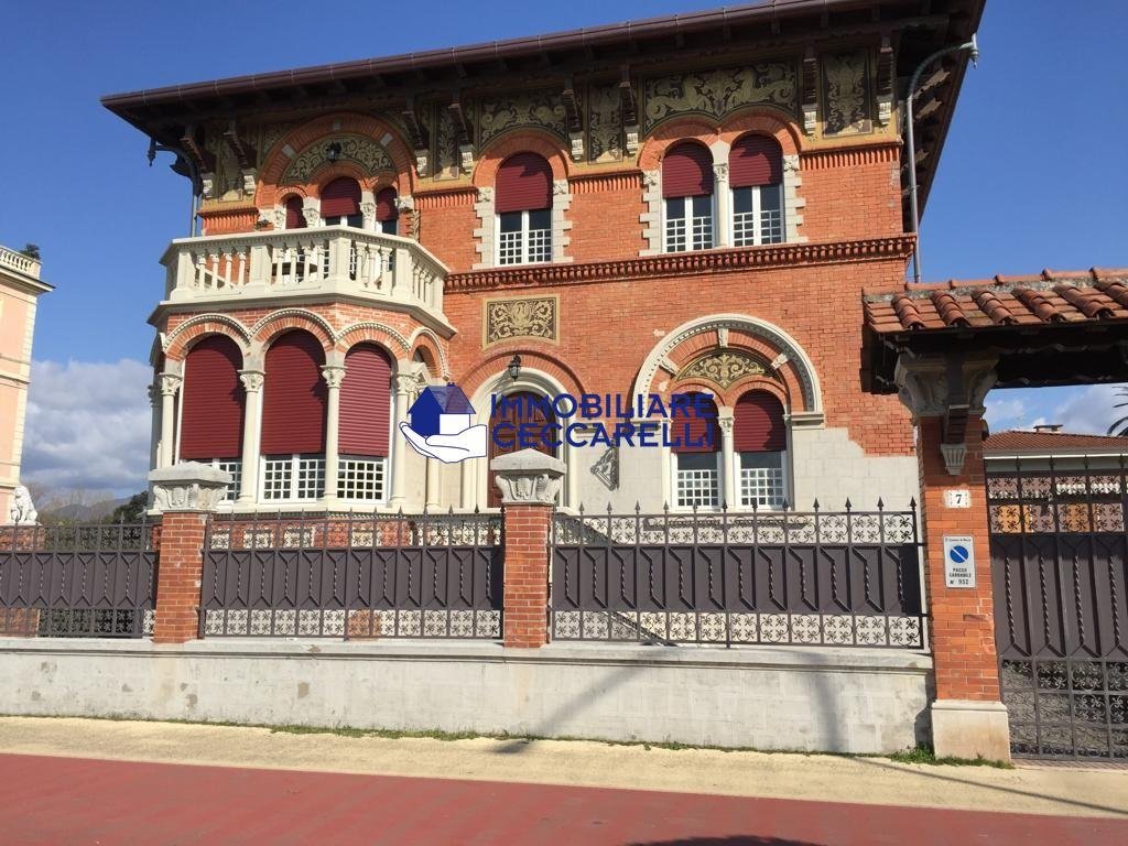 Villa in Marina di Massa Centro, Massa, Italy 1 - 14532424