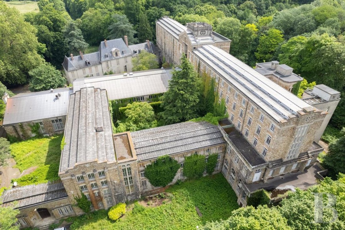 The Grand Dominican Chateau: A 17th-Century Monastery’s Timeless Majesty