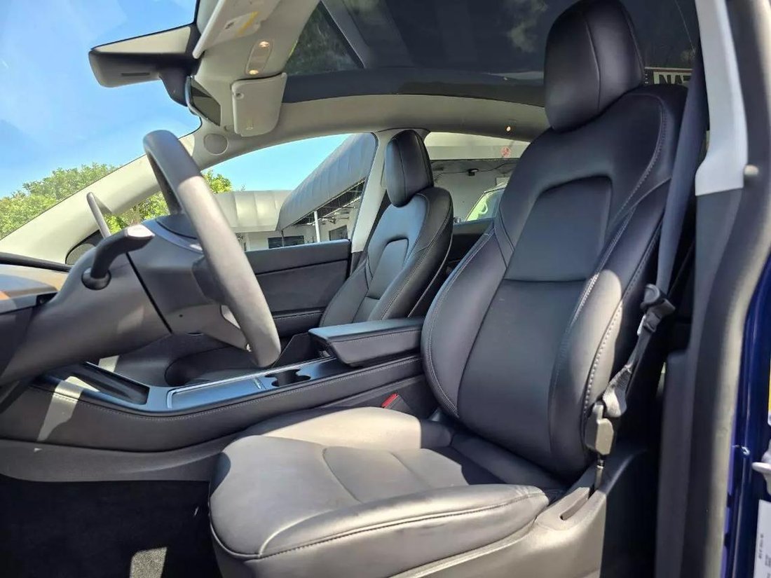 Suv in West Palm Beach, FL, United States 4 - 14533743