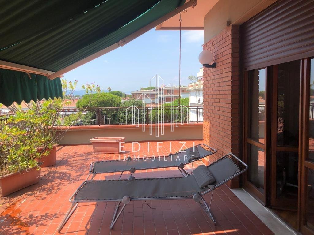 Penthouse in Ronchi, Massa, Italy 3 - 14536924