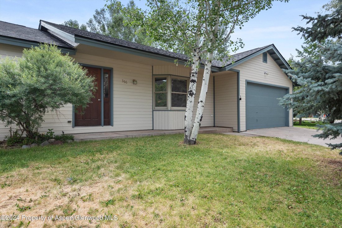 Ranch Style Home In Blue Lake In Carbondale, Colorado, United States