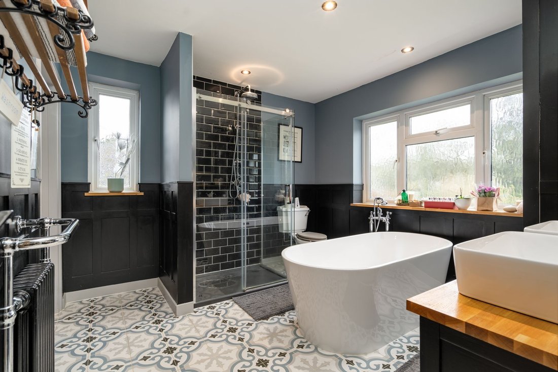 House in Caterham, South Godstone, England 4 - 14033484