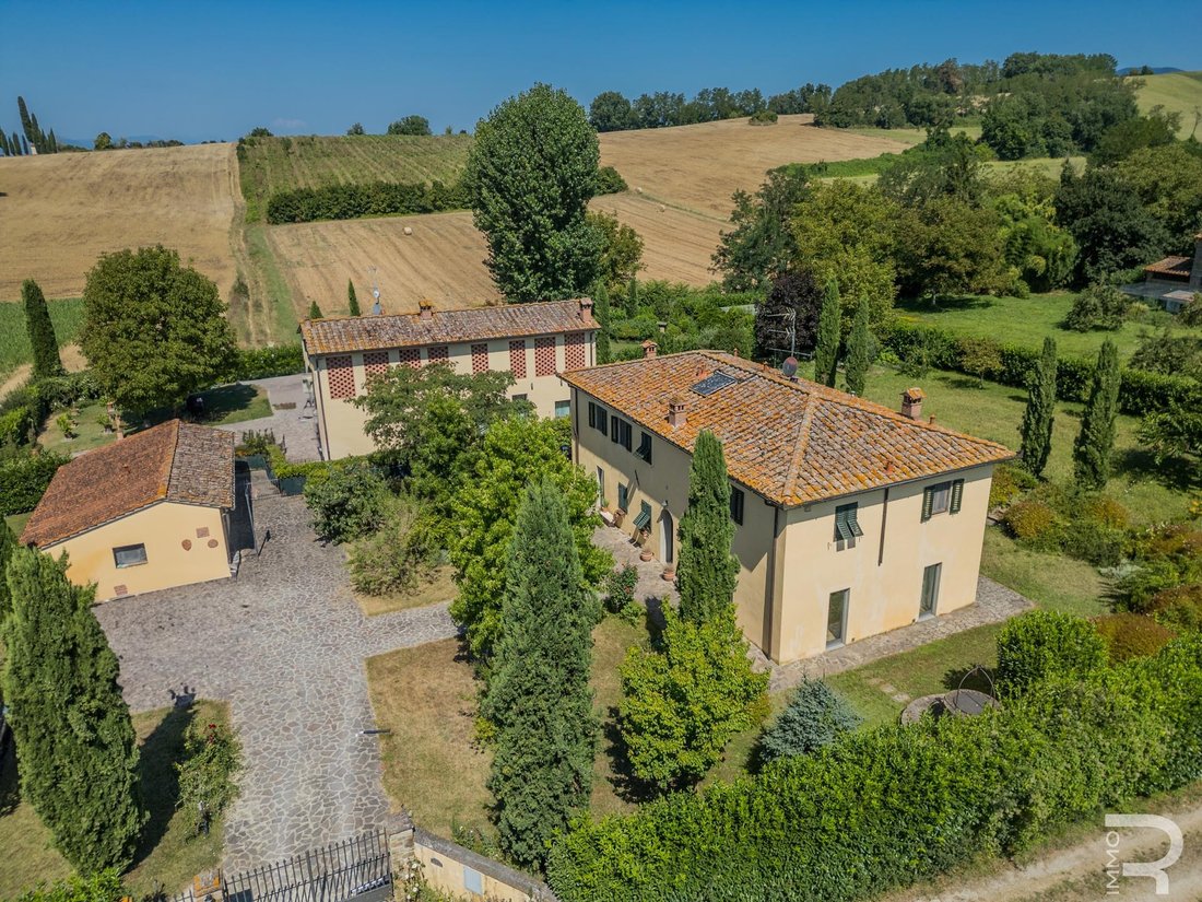 Farm Ranch in Vicchio, Tuscany, Italy 4 - 14537491