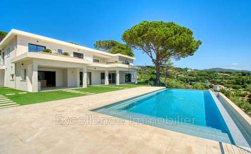 Villa in Ville-Les Saquedes-Le Bouillonnet, Sainte-Maxime, France 1